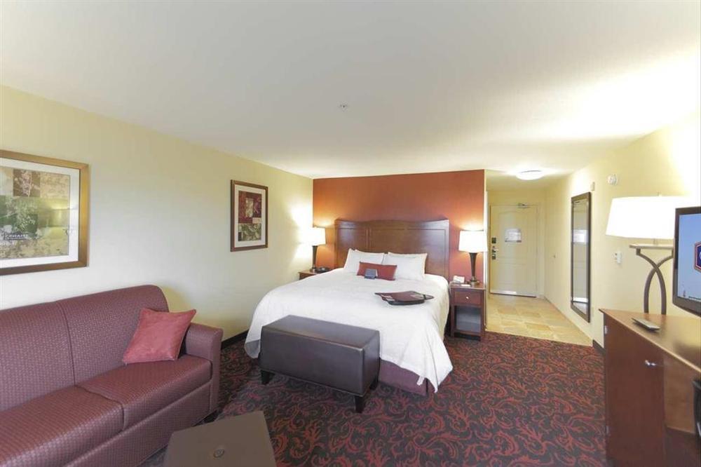 Hampton Inn Yorkville Стая снимка