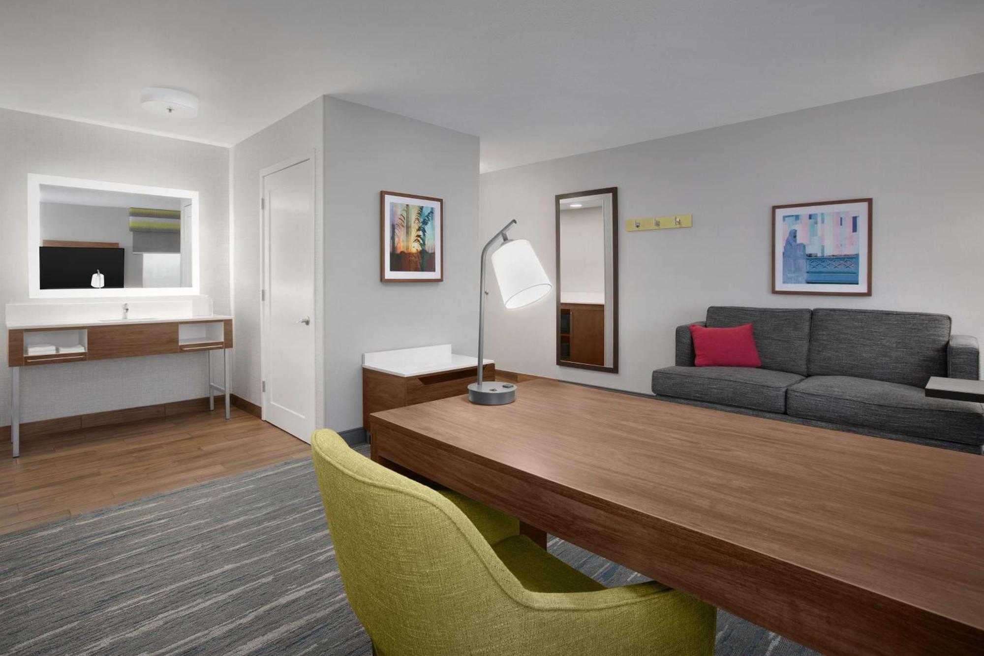 Hampton Inn Yorkville Екстериор снимка