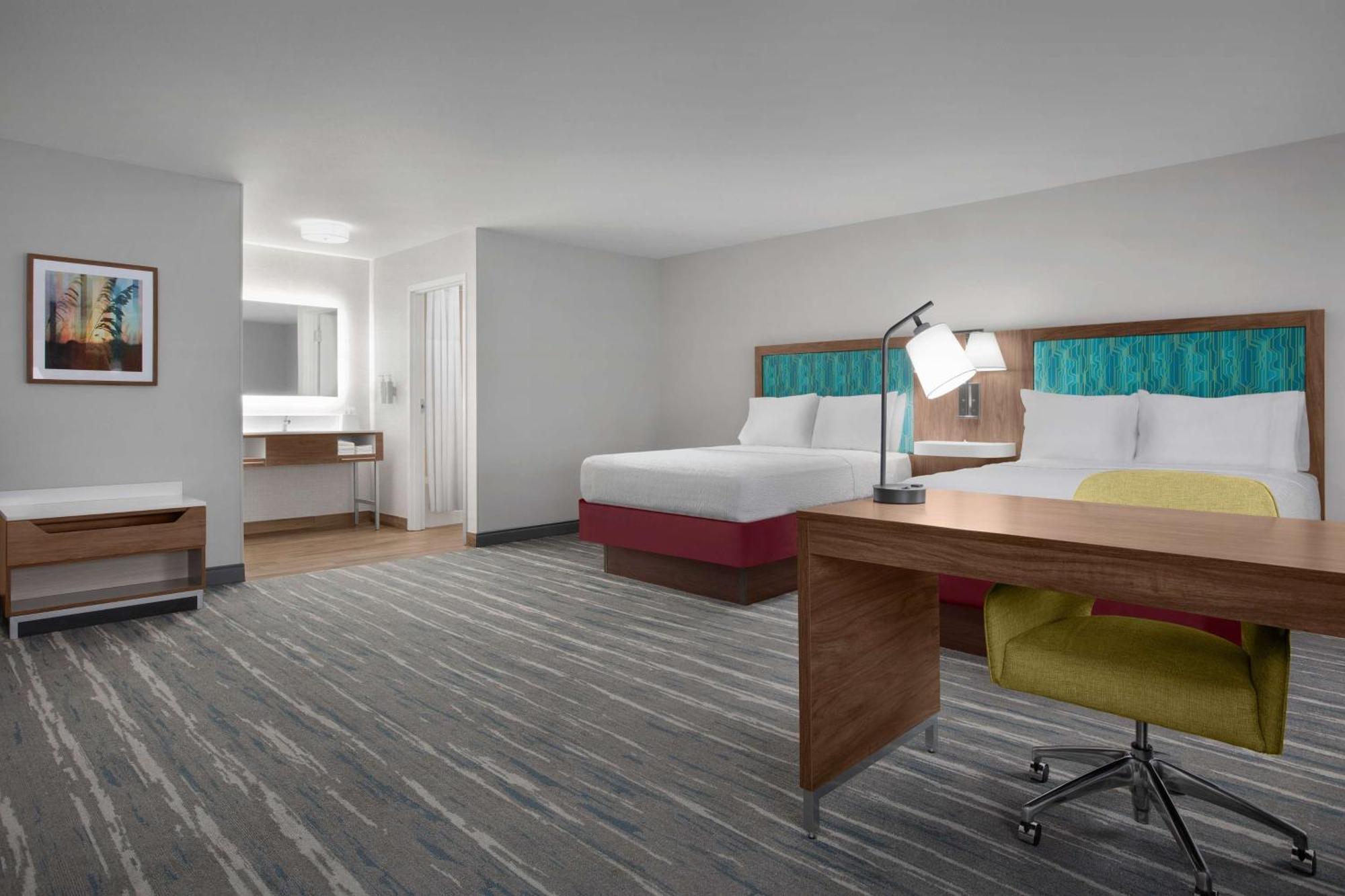 Hampton Inn Yorkville Екстериор снимка