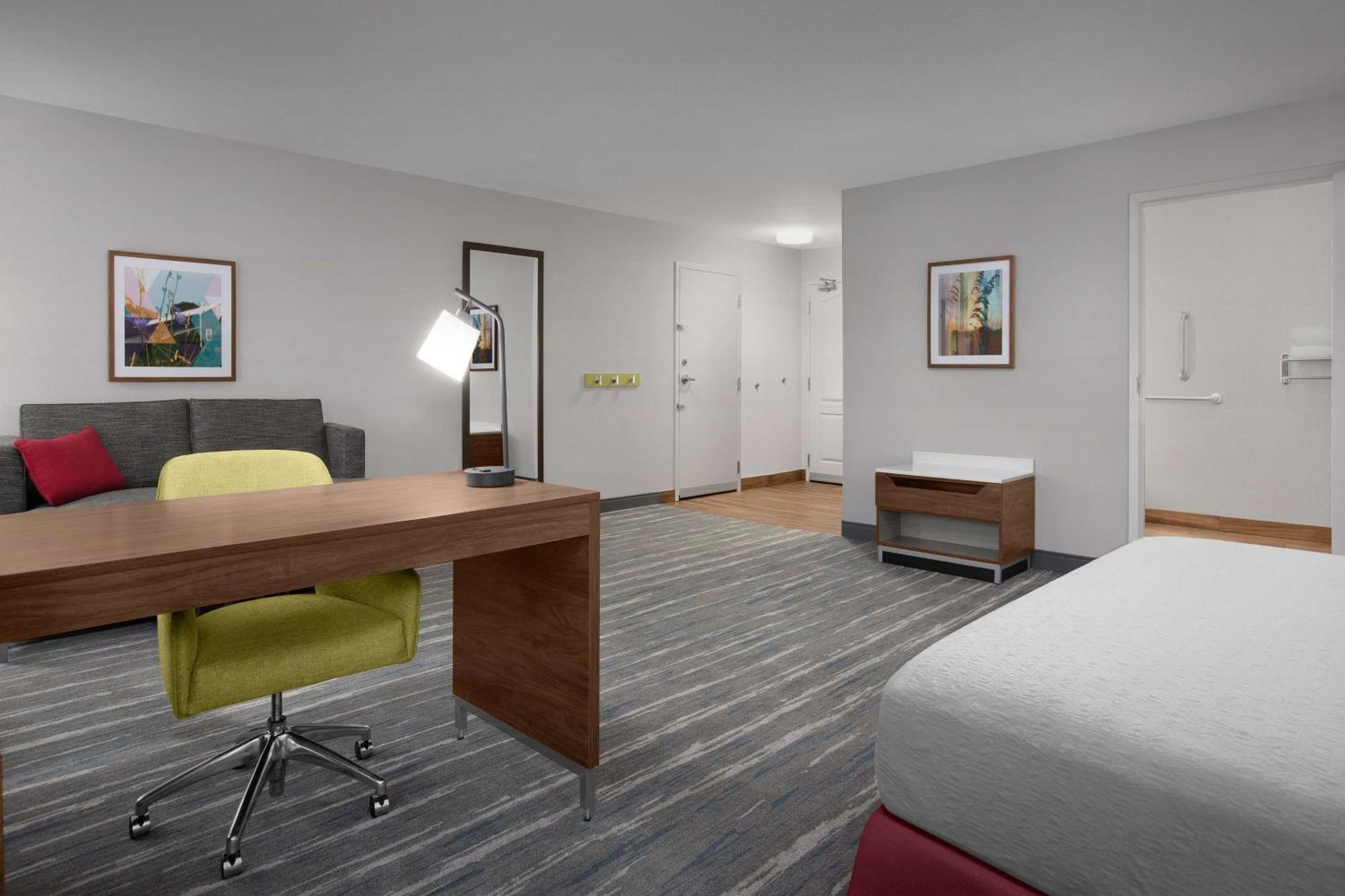 Hampton Inn Yorkville Екстериор снимка