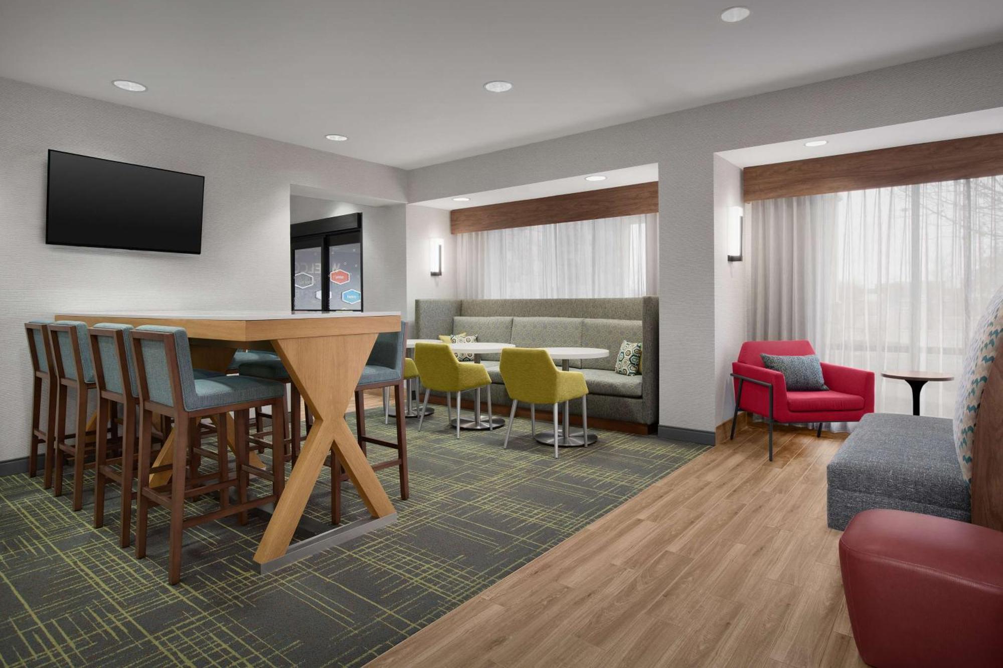 Hampton Inn Yorkville Екстериор снимка